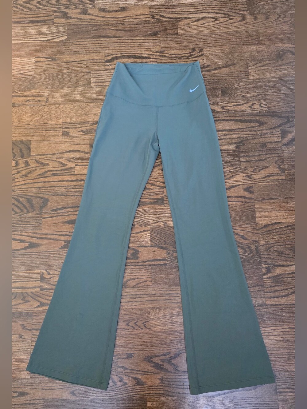 NWOT Nike Zenvy High-Waisted Flared Leggings Vintage Green Women’s M FV7921-338
